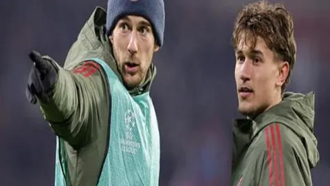 “年终斯诺克赛季落幕：四位选手重返职业赛场，赵心童挺进世锦赛外围赛”